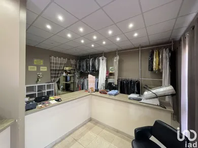 Boutique/Local commercial à MAUREPAS (78310)