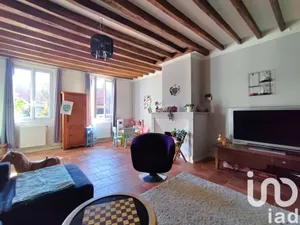 Maison de village à Fresneaux-Montchevreuil (60240)