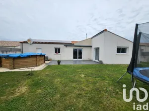 Maison traditionnelle à Nesmy (85310)