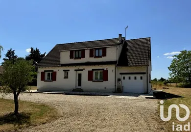 House at Bransles (77620)